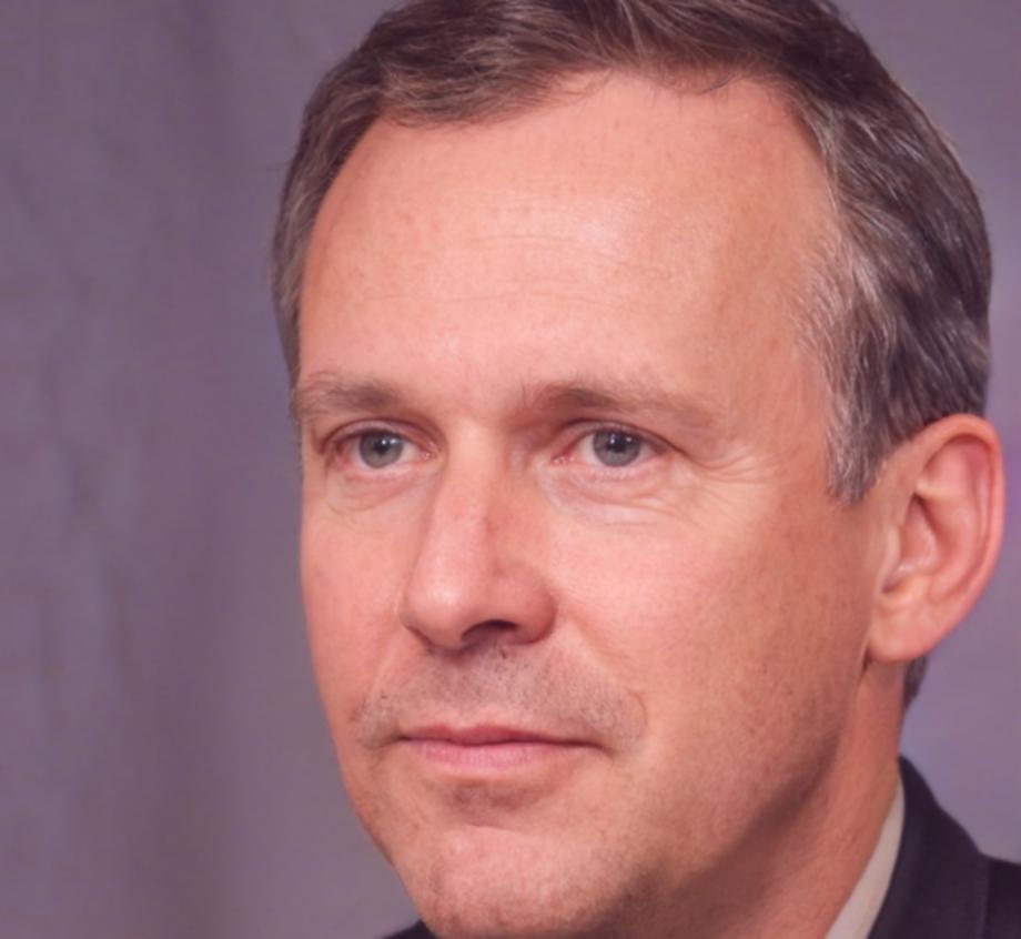 Teilnehmer in fokussierter Lernatmosphäre